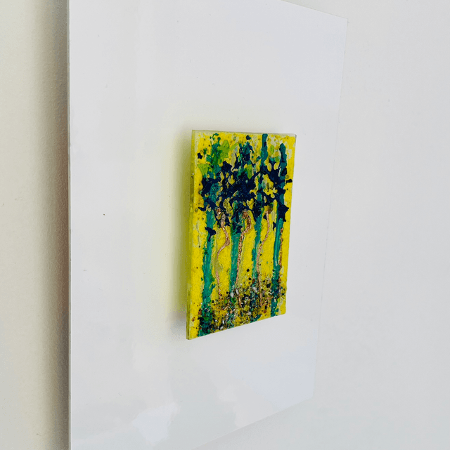 Bloem Paneel - geel - blauwe bloemen - op wit aluminium 